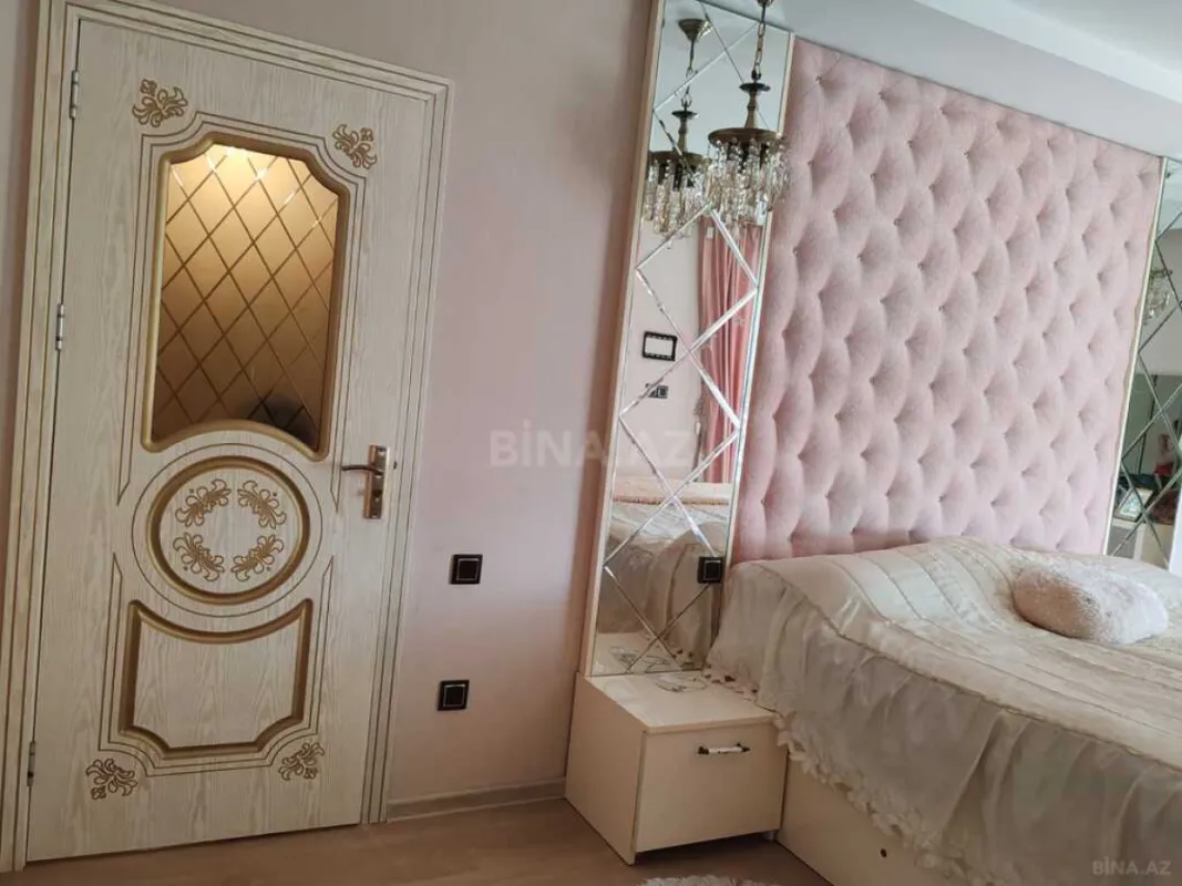 Satılır 3 otaqlı mənzil 115 m²