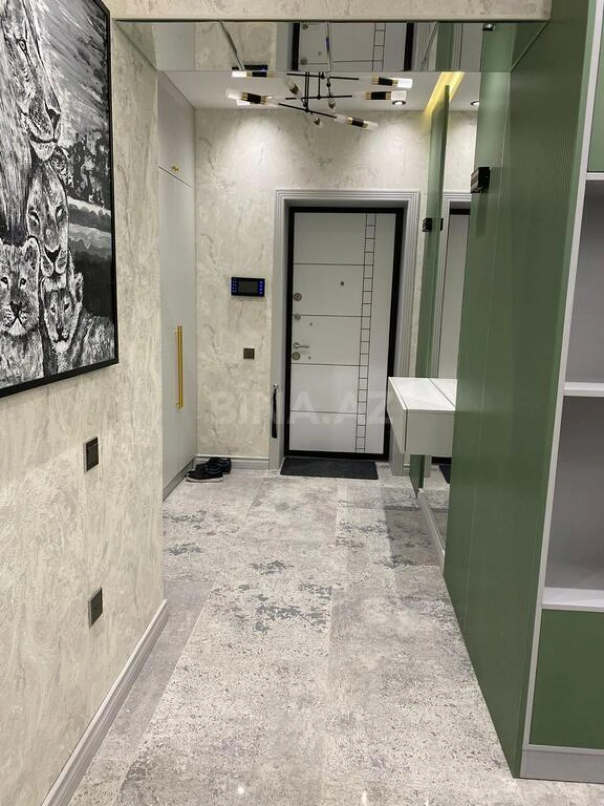 Kirayə verilir 2 otaqlı mənzil 90 m²