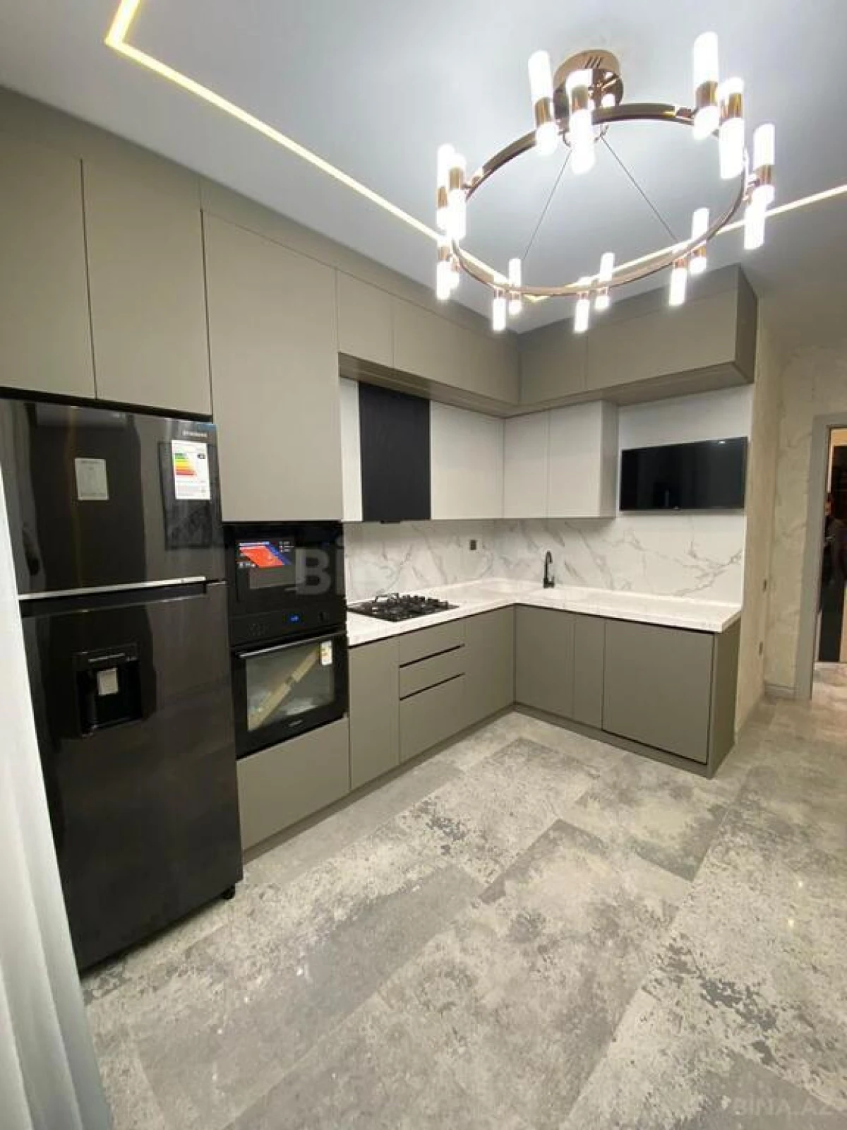 Kirayə verilir 2 otaqlı mənzil 90 m²