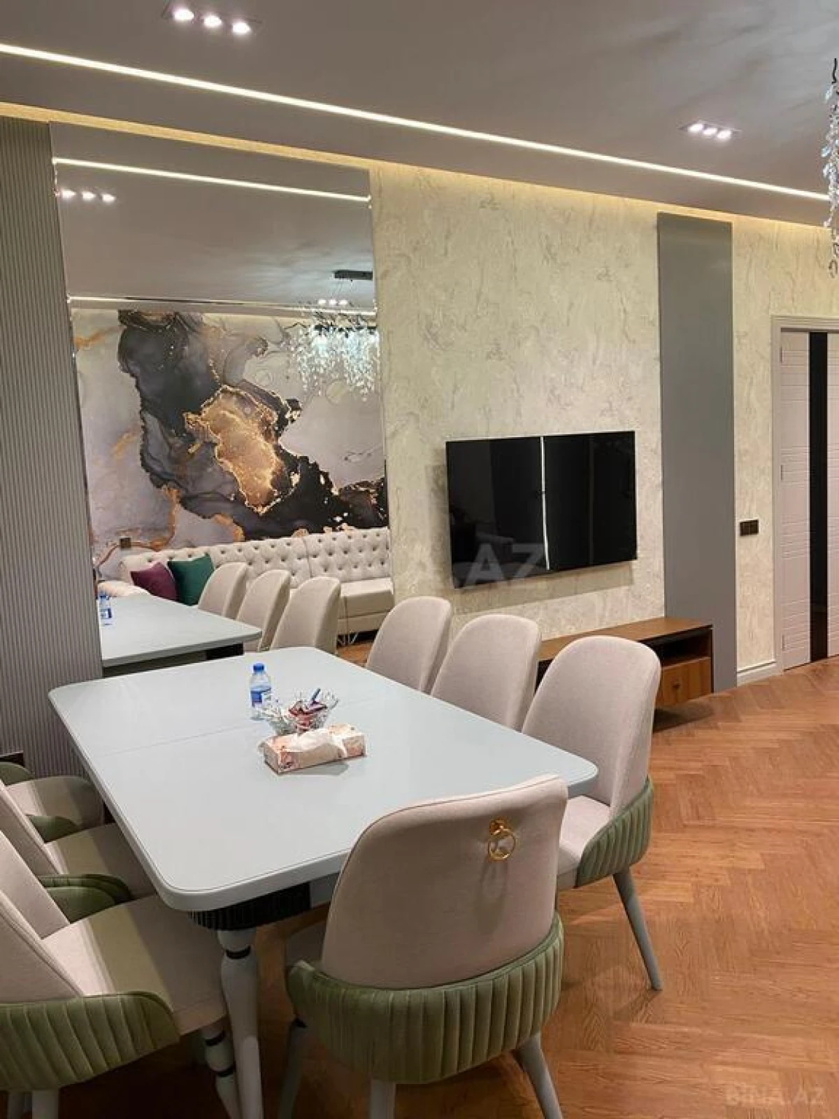 Kirayə verilir 2 otaqlı mənzil 90 m²