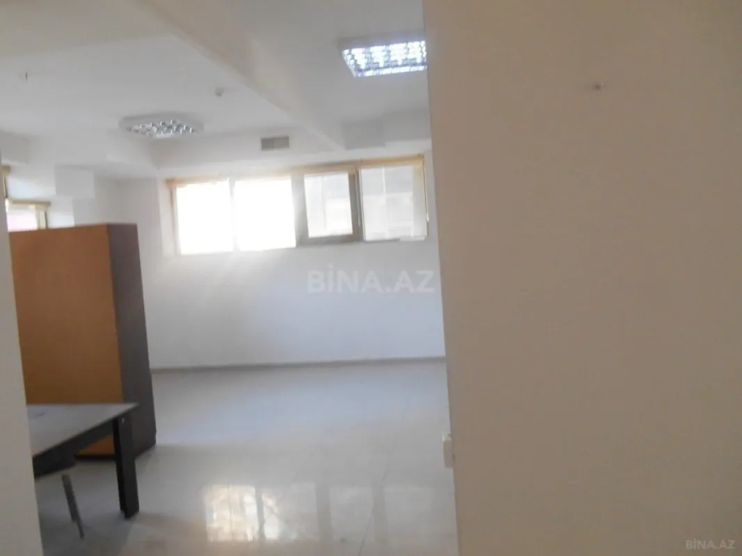 Satılır obyekt 140 m²