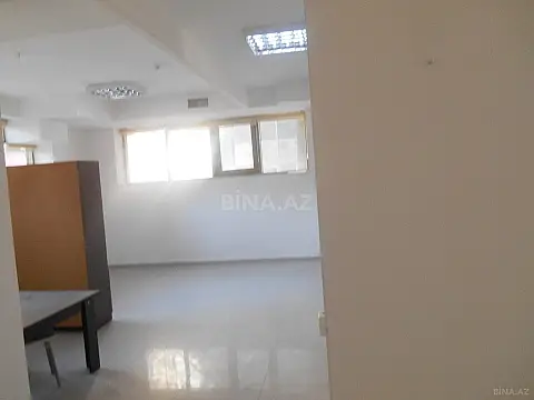 Satılır obyekt 140 m²