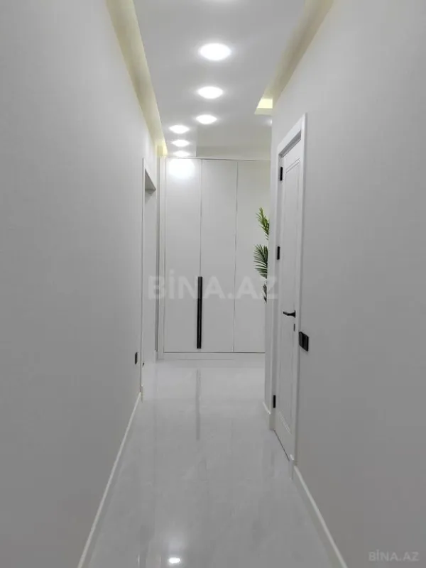 Satılır 3 otaqlı mənzil 151 m²
