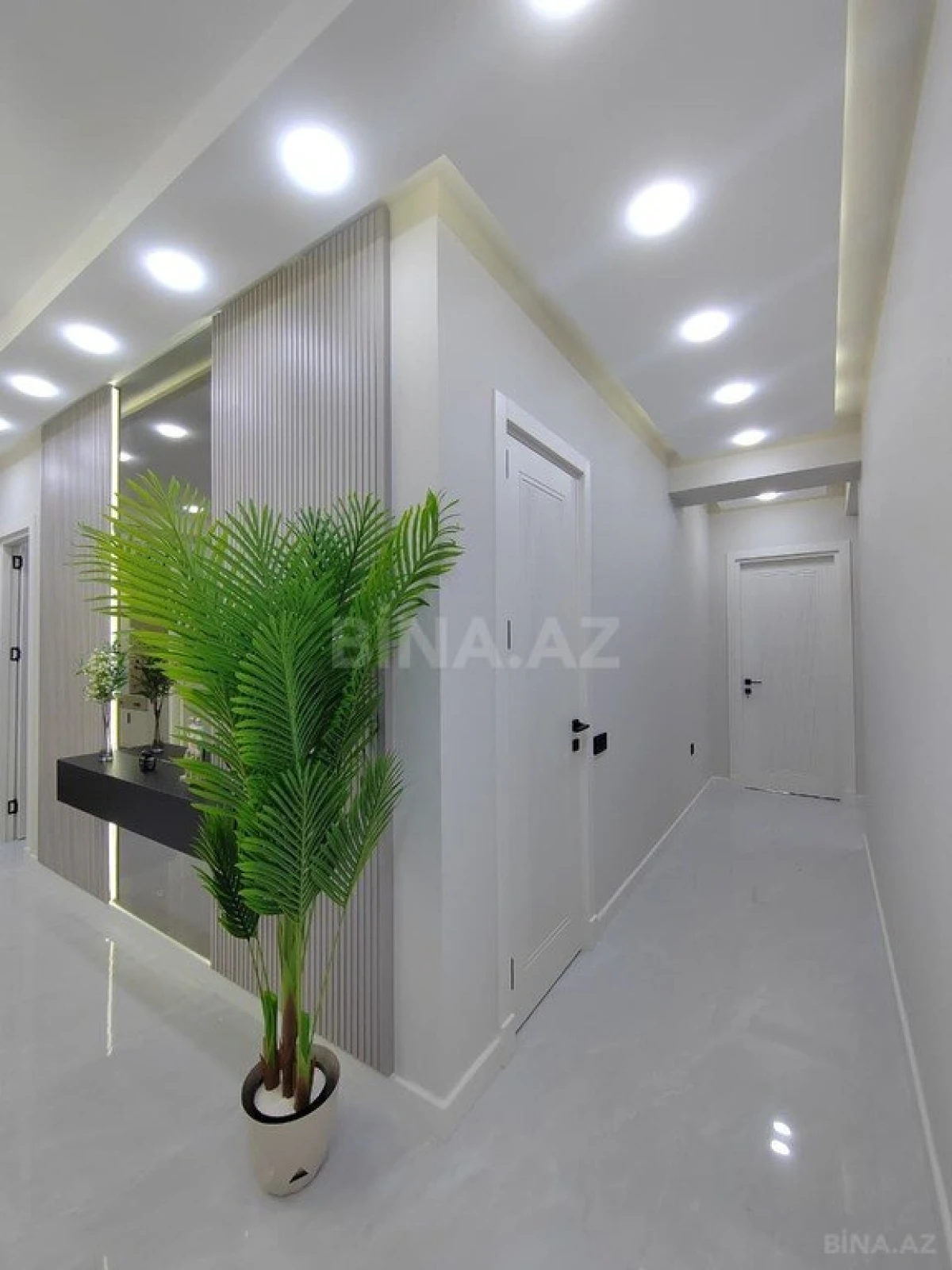 Satılır 3 otaqlı mənzil 151 m²