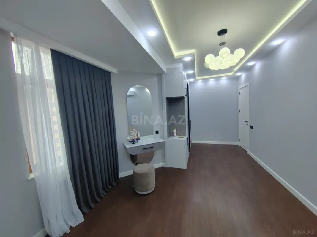 Satılır 3 otaqlı mənzil 151 m²