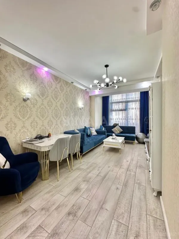 Satılır 2 otaqlı mənzil 105 m²