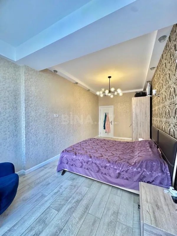 Satılır 2 otaqlı mənzil 105 m²
