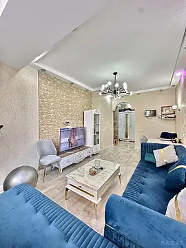 Satılır 2 otaqlı mənzil 105 m²