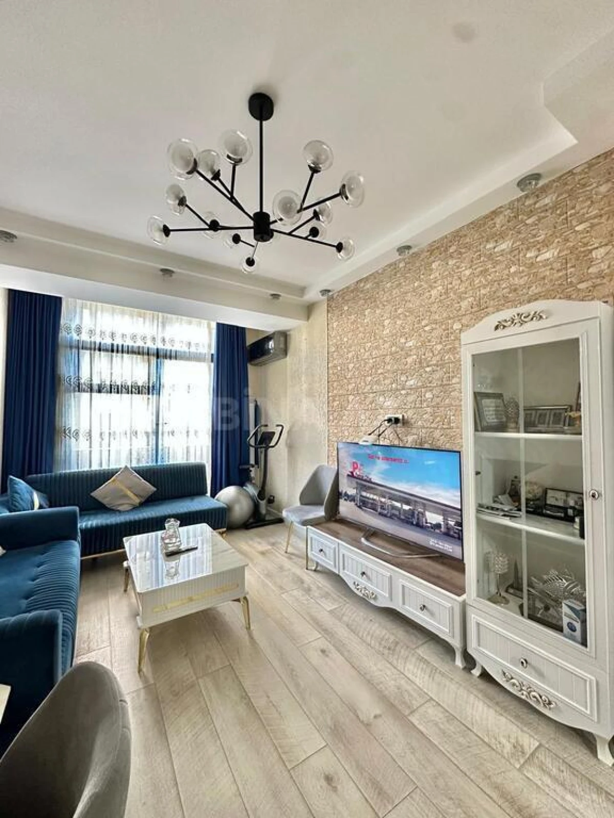 Satılır 2 otaqlı mənzil 105 m²