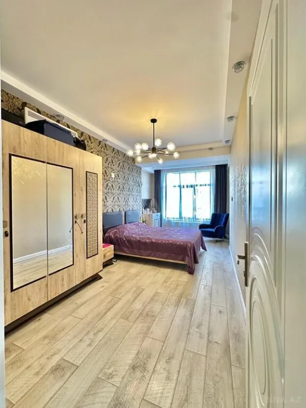 Satılır 2 otaqlı mənzil 105 m²
