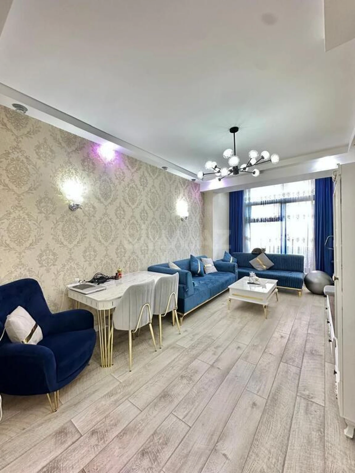 Satılır 2 otaqlı mənzil 105 m²