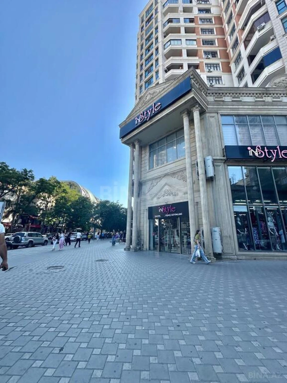 Satılır 2 otaqlı mənzil 105 m²