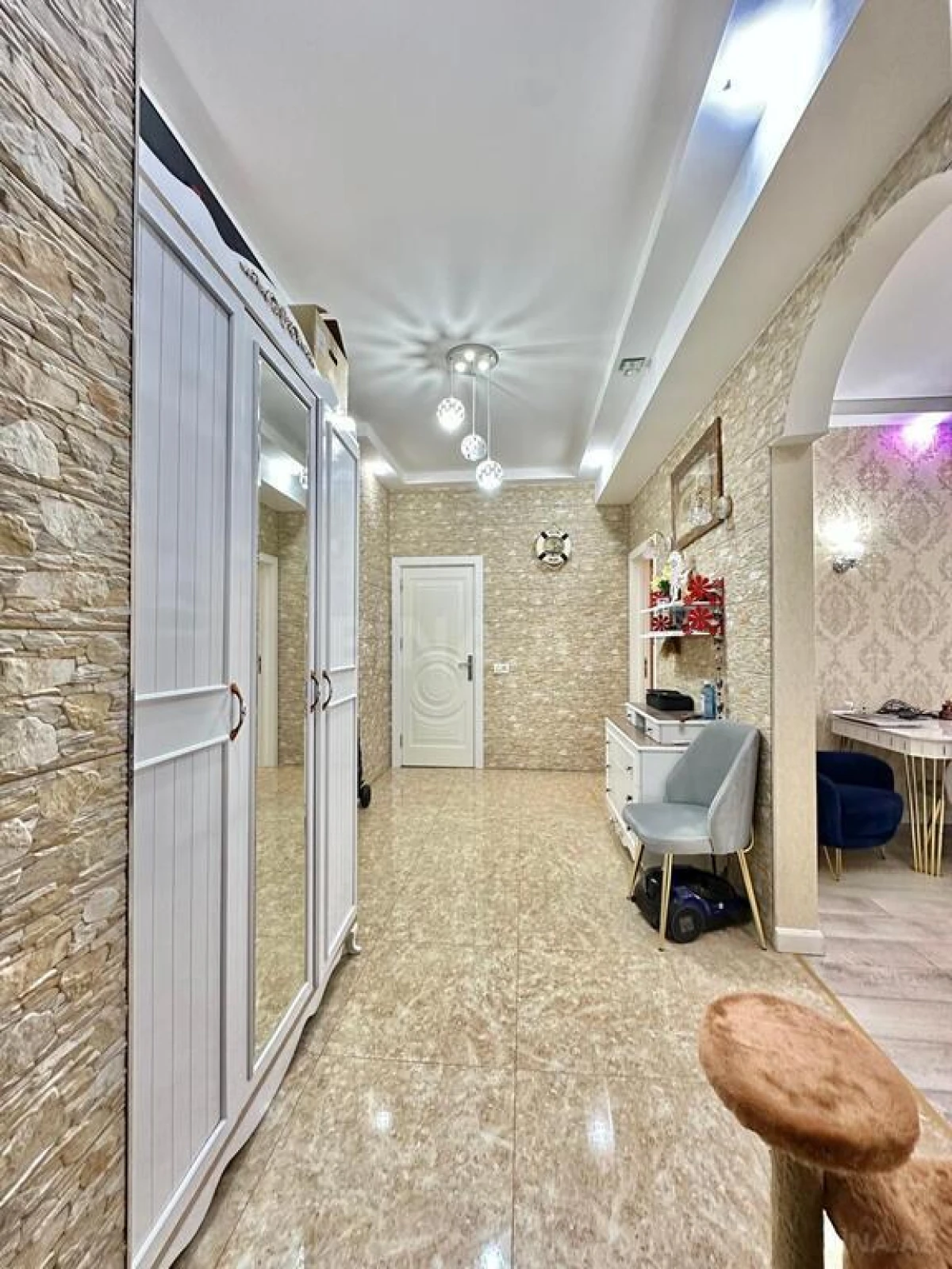 Satılır 2 otaqlı mənzil 105 m²