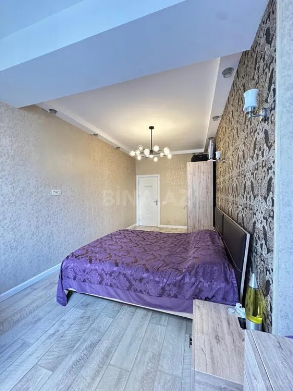 Satılır 2 otaqlı mənzil 105 m²