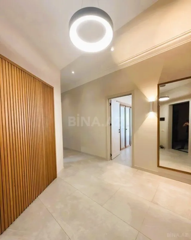 Satılır 3 otaqlı mənzil 145 m²
