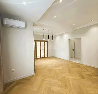 Satılır 3 otaqlı mənzil 145 m²