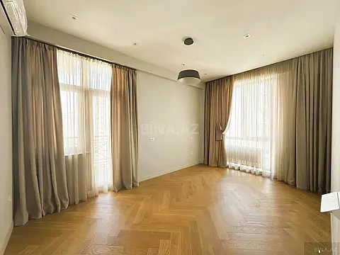 Satılır 3 otaqlı mənzil 145 m²