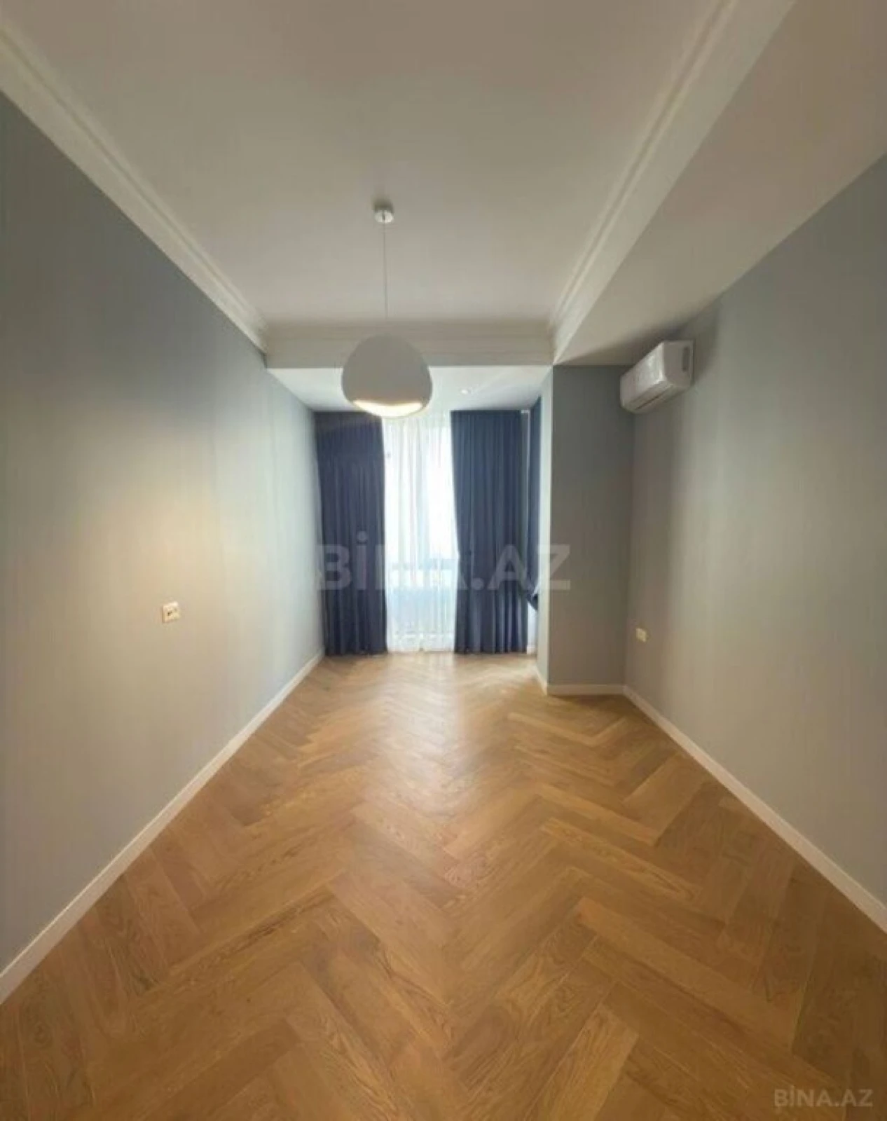 Satılır 3 otaqlı mənzil 145 m²
