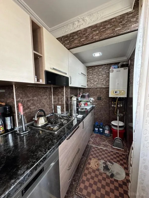 Satılır 7 otaqlı mənzil 140 m²