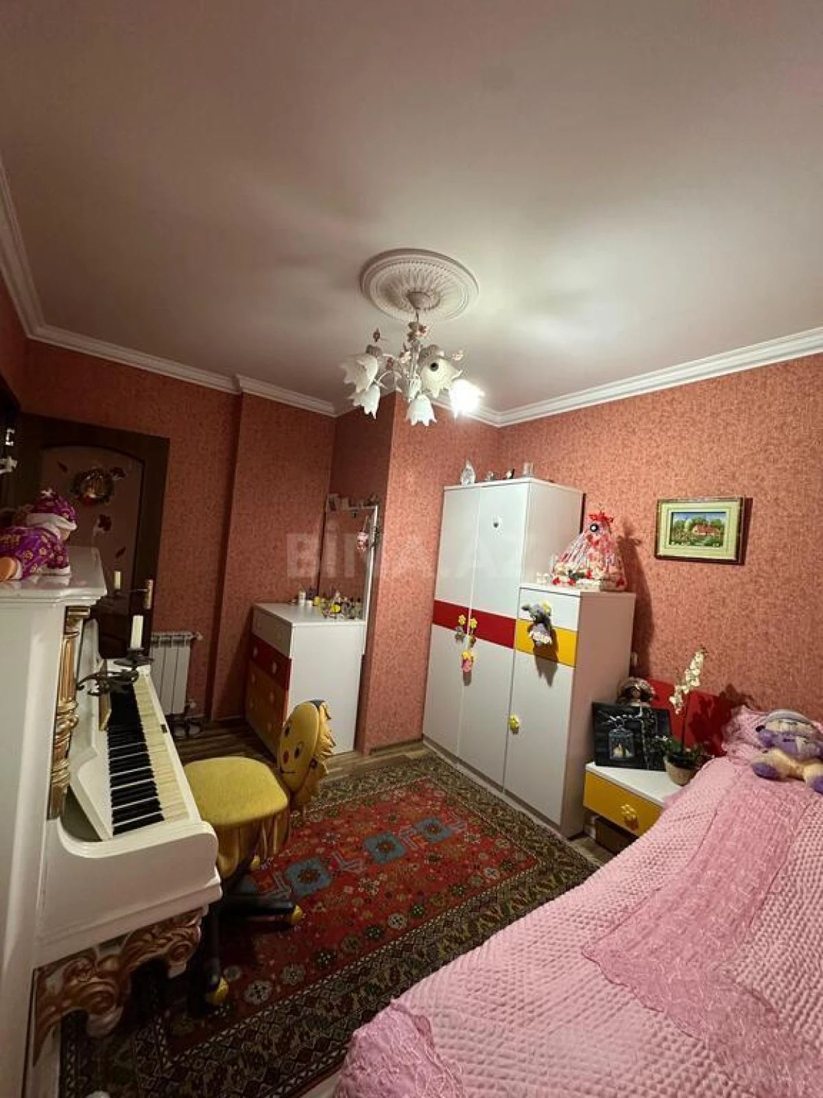 Satılır 7 otaqlı mənzil 140 m²