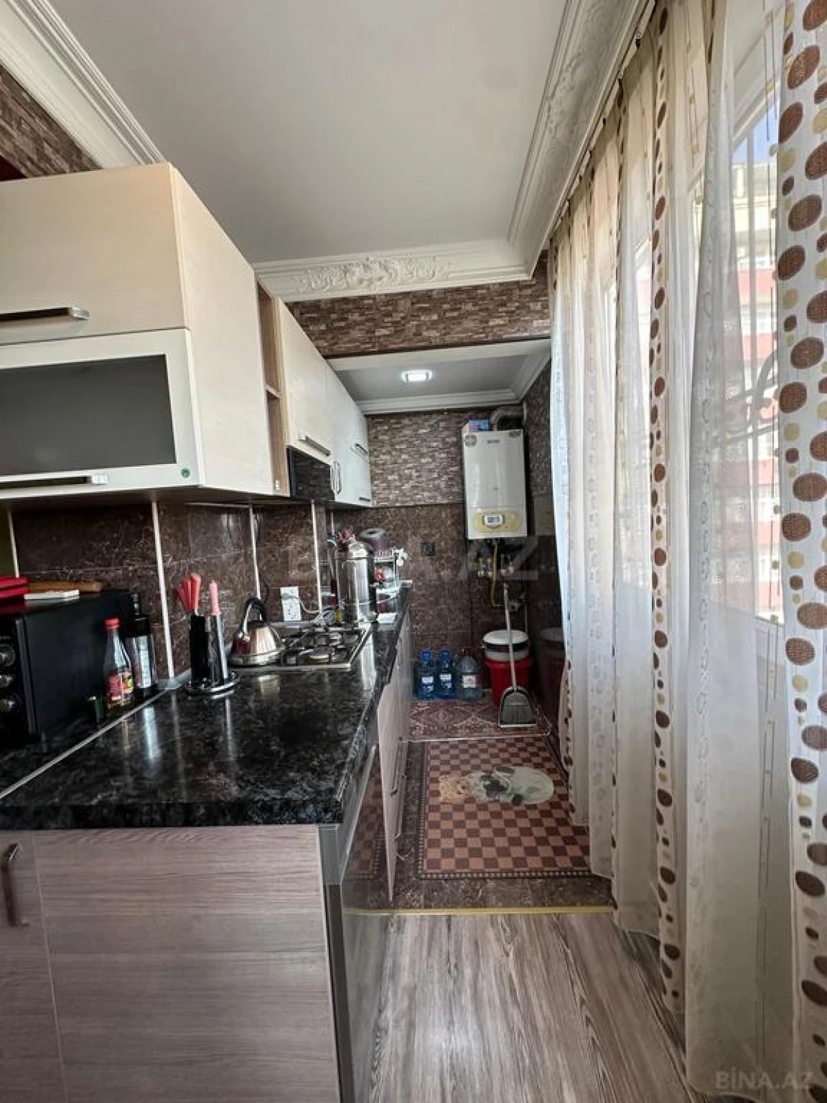 Satılır 7 otaqlı mənzil 140 m²