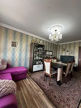 Satılır 7 otaqlı mənzil 140 m²