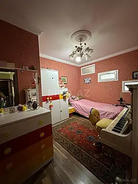 Satılır 7 otaqlı mənzil 140 m²