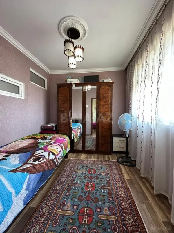Satılır 7 otaqlı mənzil 140 m²