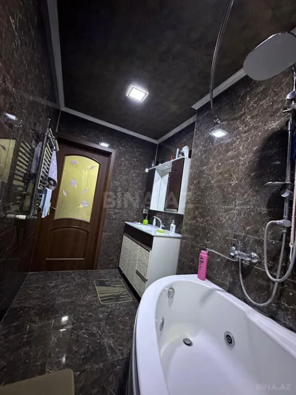 Satılır 7 otaqlı mənzil 140 m²