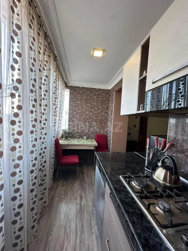 Satılır 7 otaqlı mənzil 140 m²