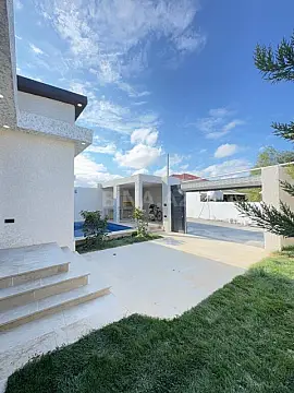 Satılır 4 otaqlı həyət evi 170 m²