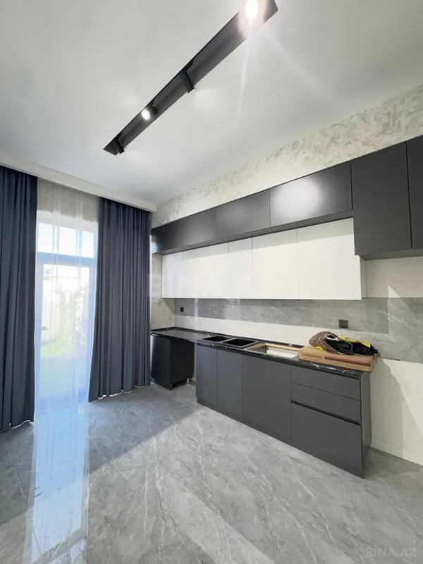 Satılır 4 otaqlı həyət evi 170 m²