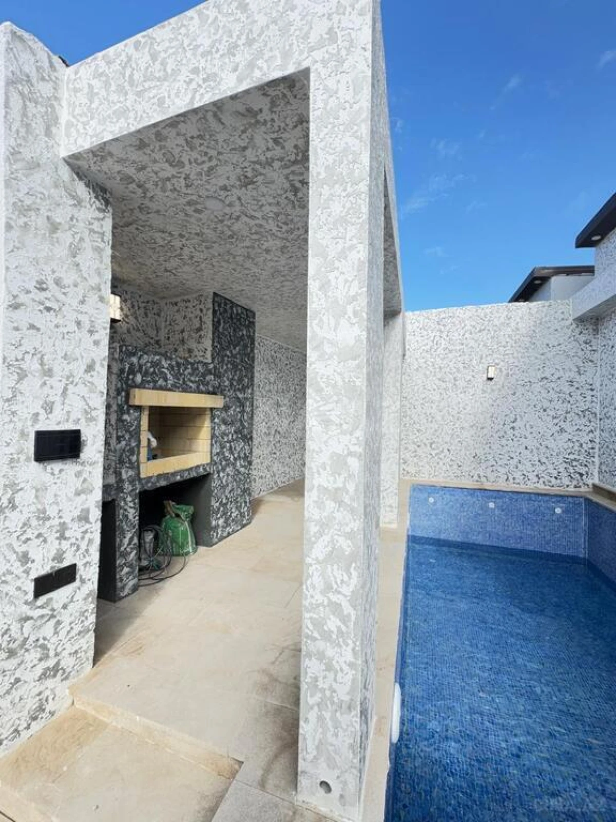 Satılır 4 otaqlı həyət evi 150 m²