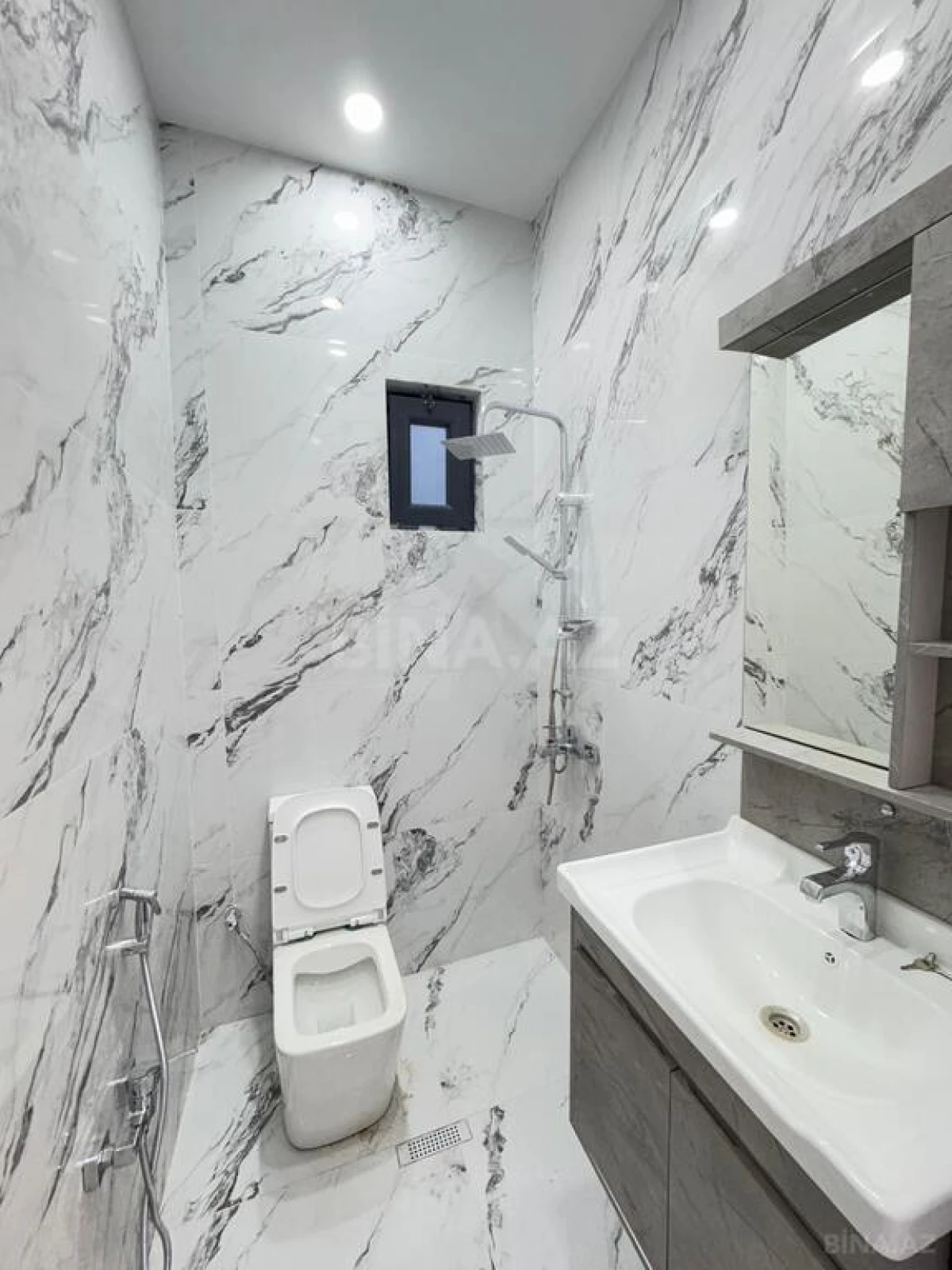 Satılır 4 otaqlı həyət evi 150 m²