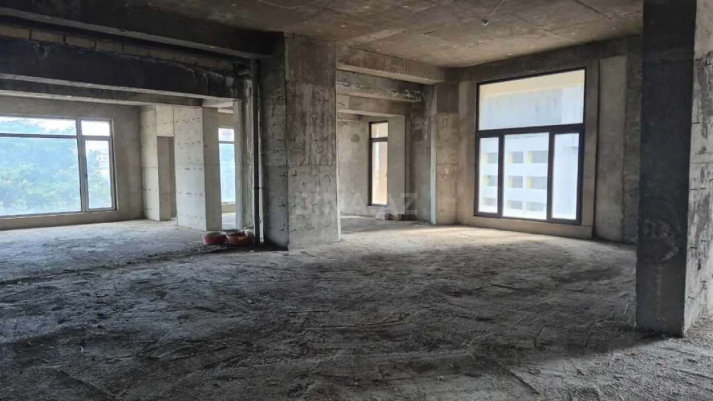Satılır obyekt 450 m²