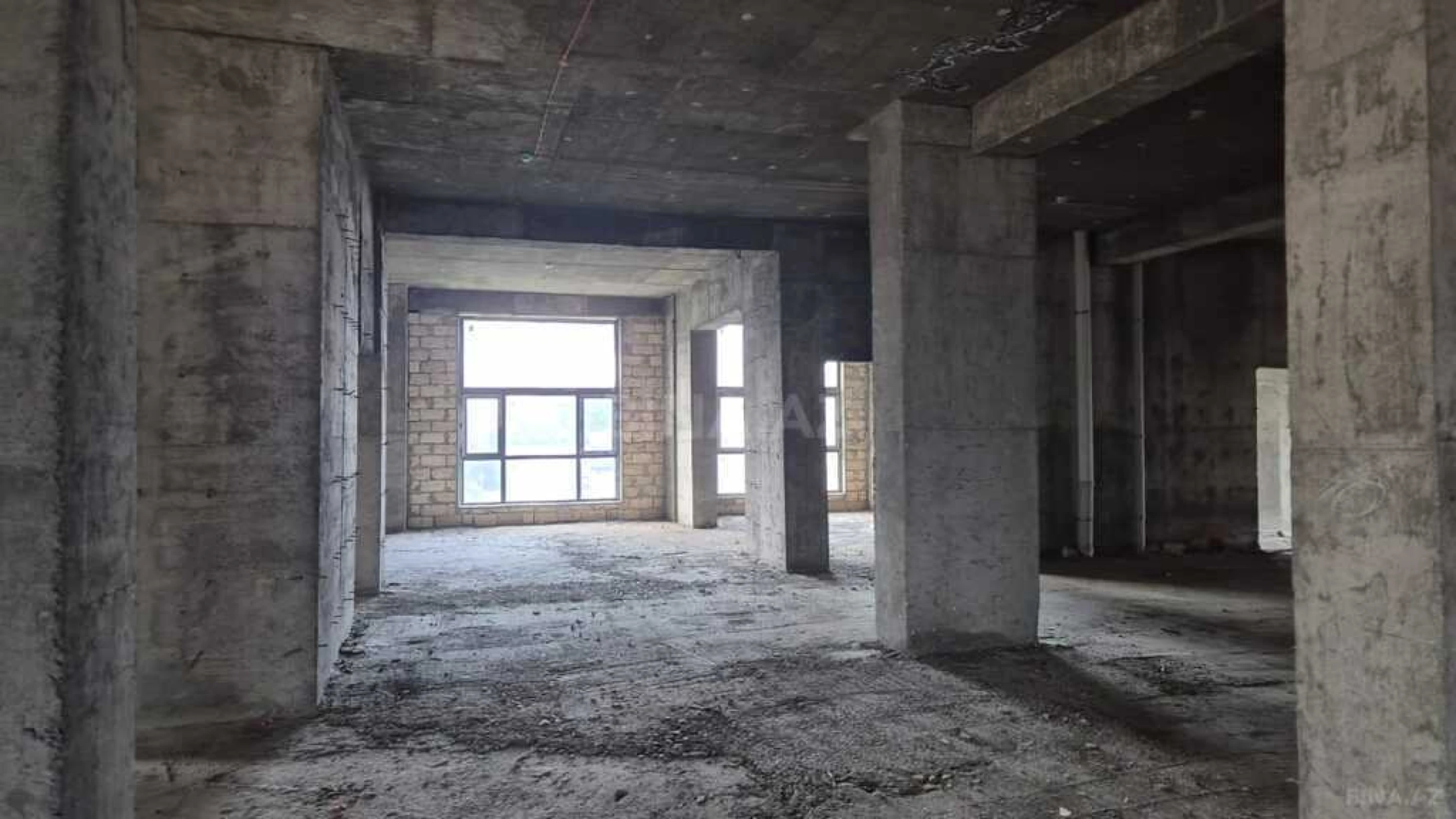 Satılır obyekt 450 m²