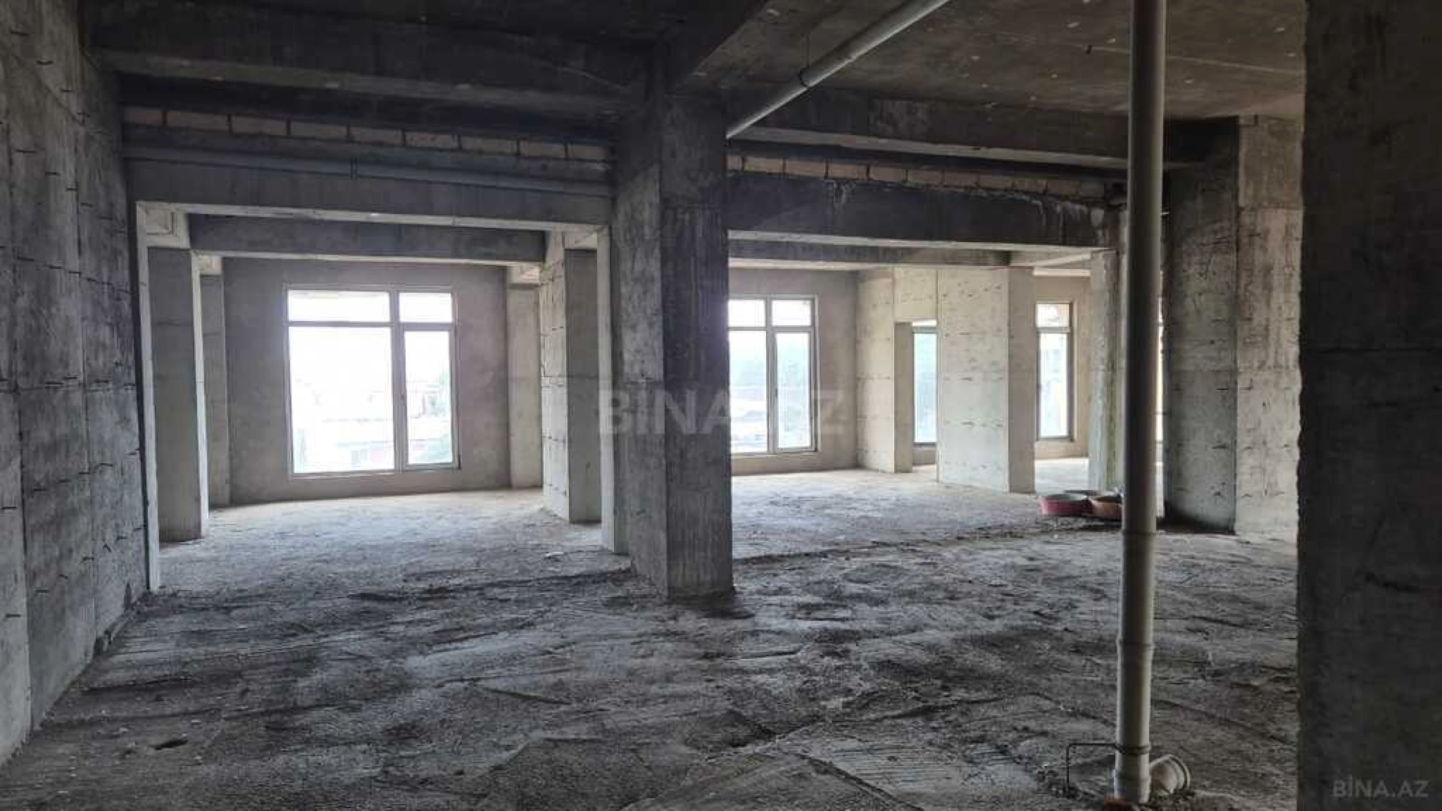 Satılır obyekt 450 m²