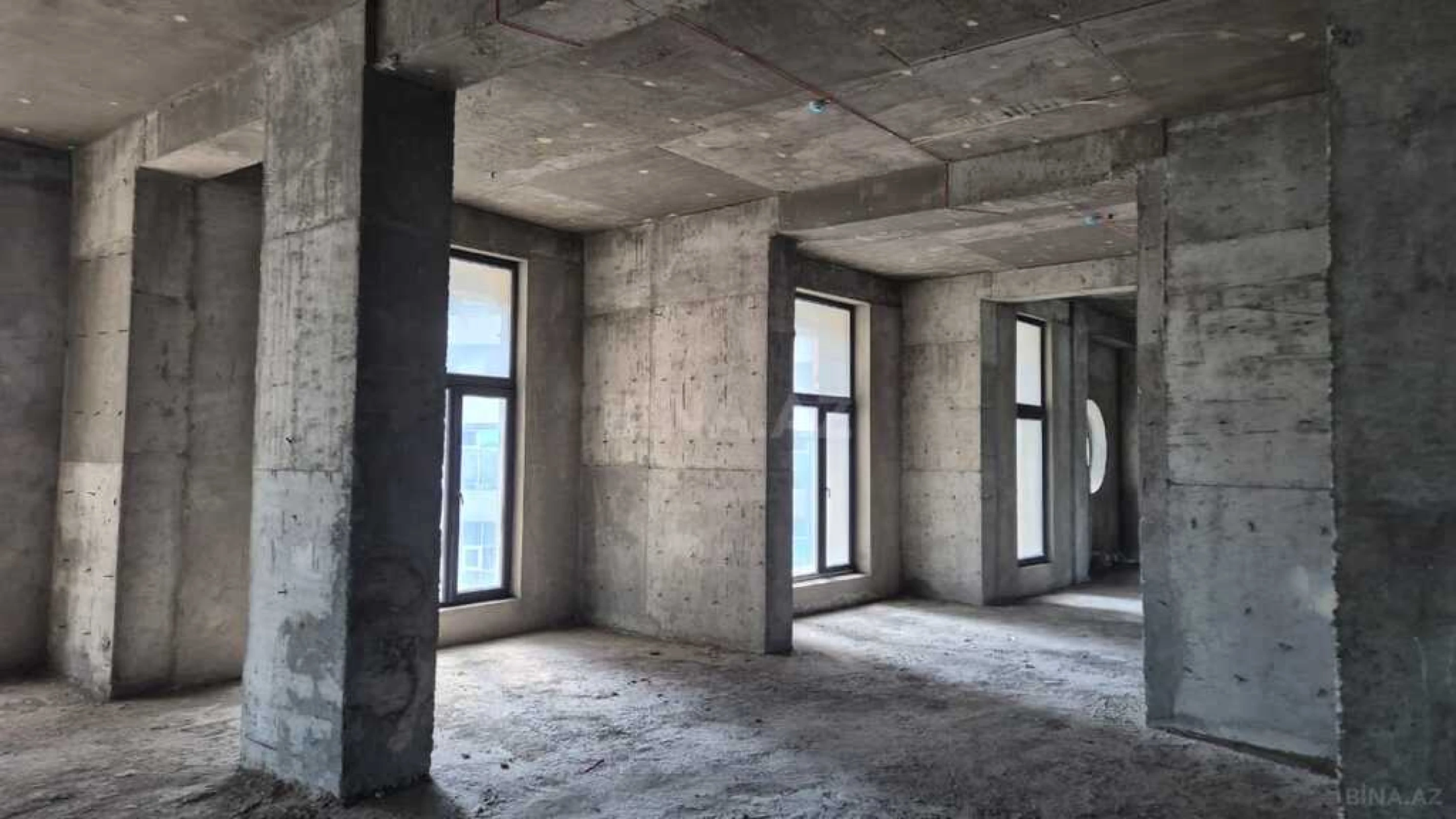 Satılır obyekt 450 m²