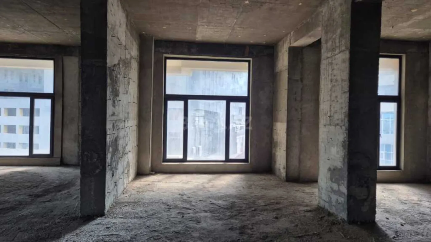 Satılır obyekt 450 m²