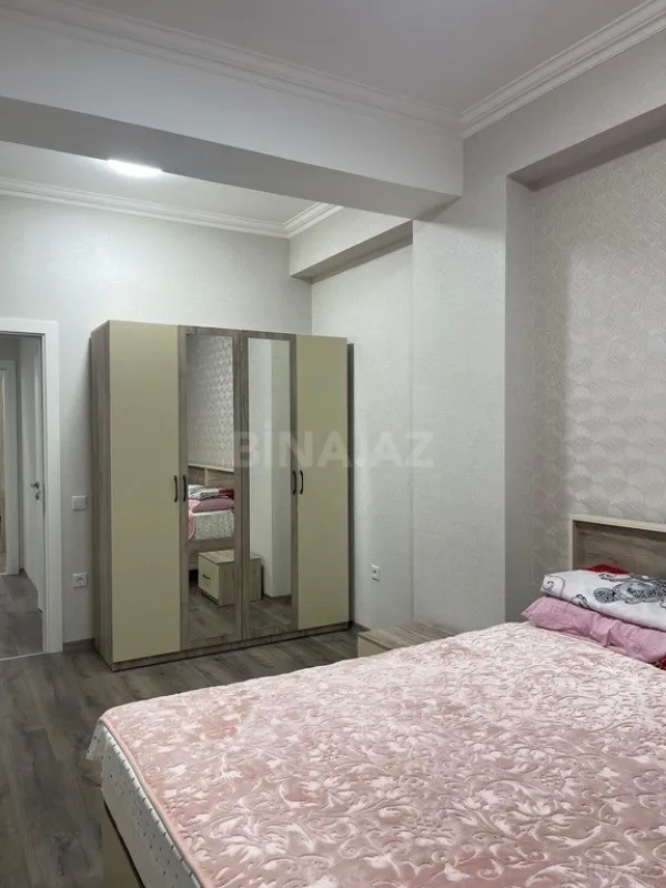 Satılır 3 otaqlı mənzil 104 m²