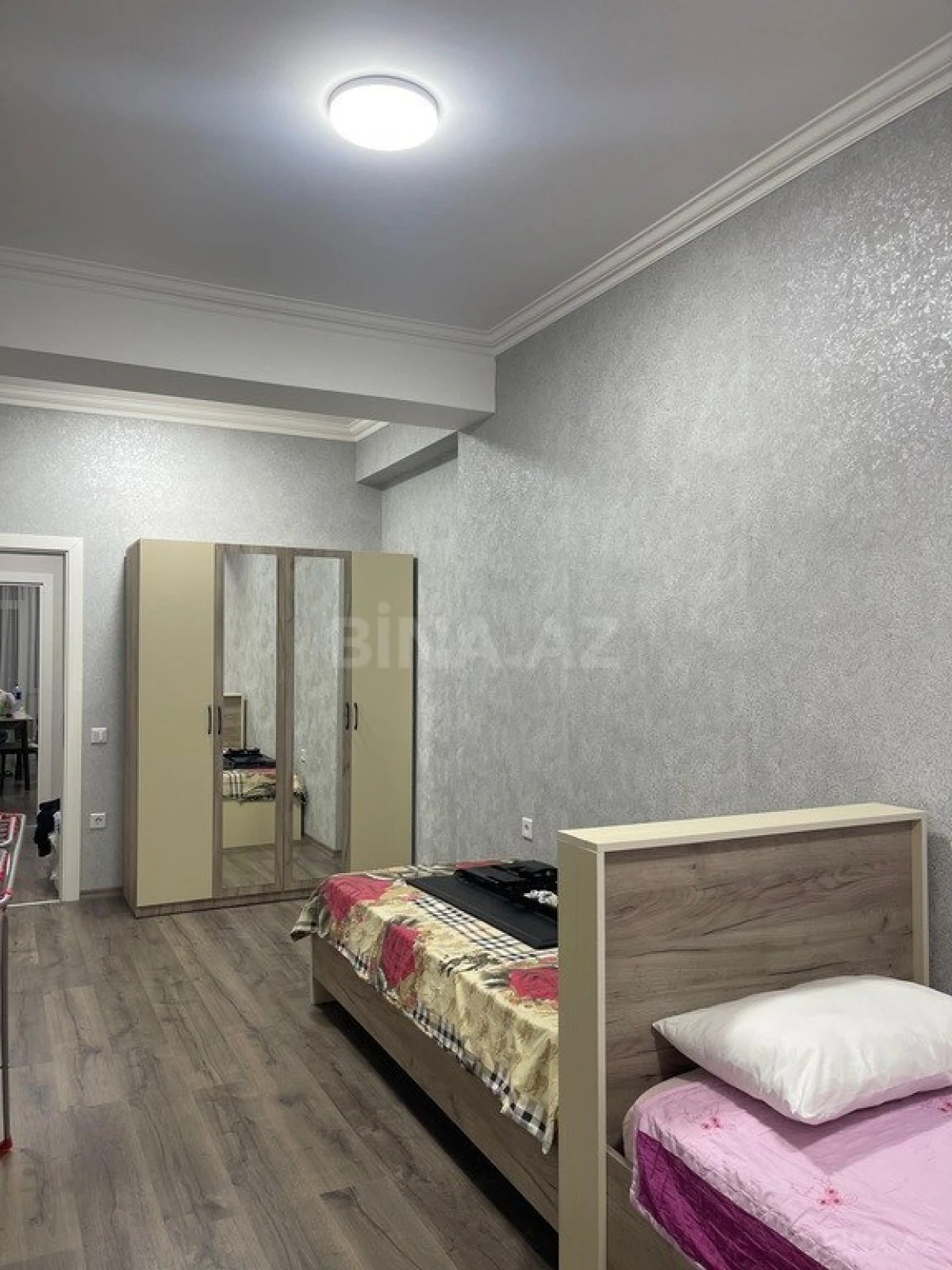 Satılır 3 otaqlı mənzil 104 m²