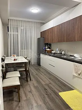 Satılır 3 otaqlı mənzil 104 m²