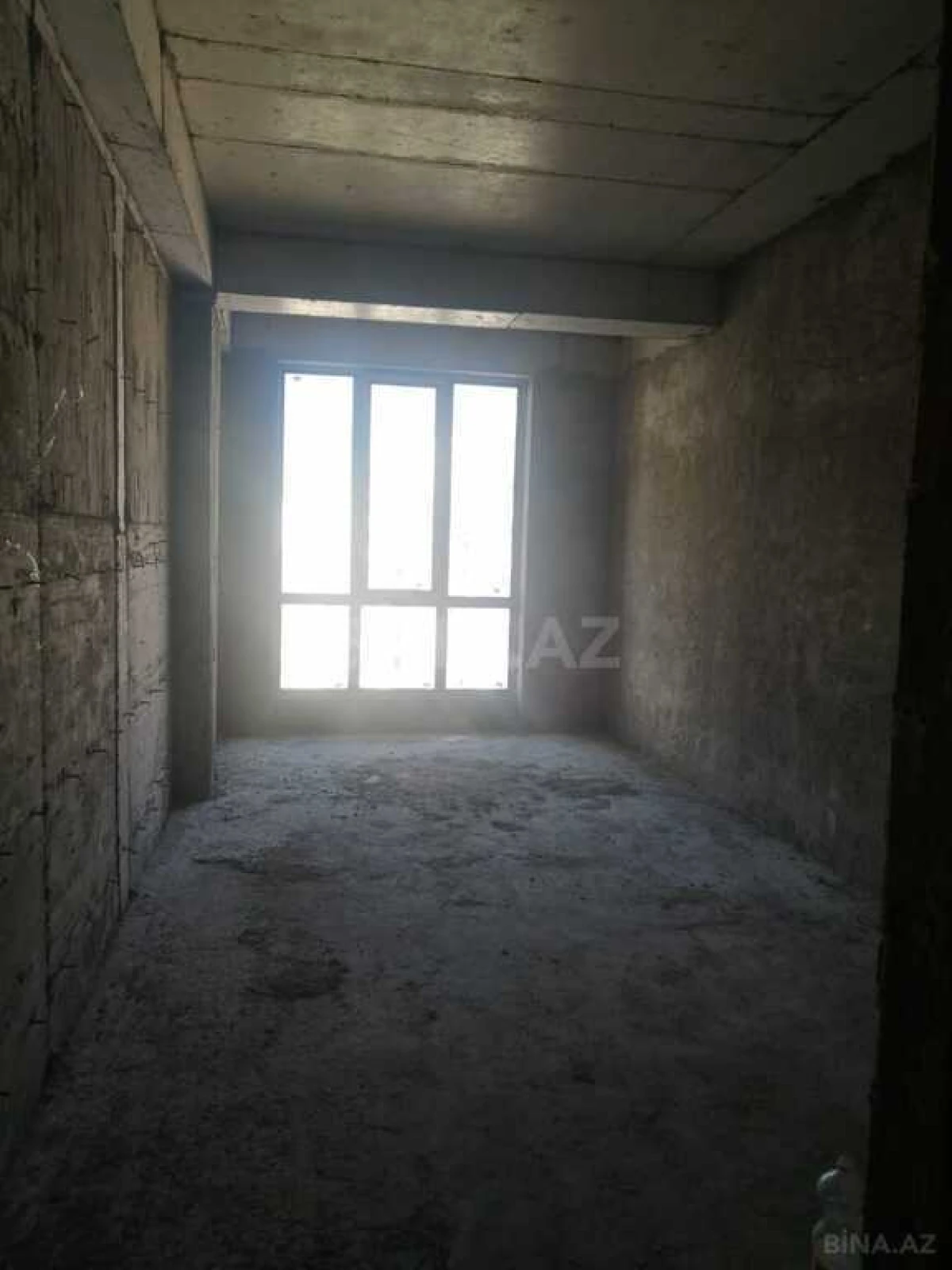Satılır 3 otaqlı mənzil 161 m²