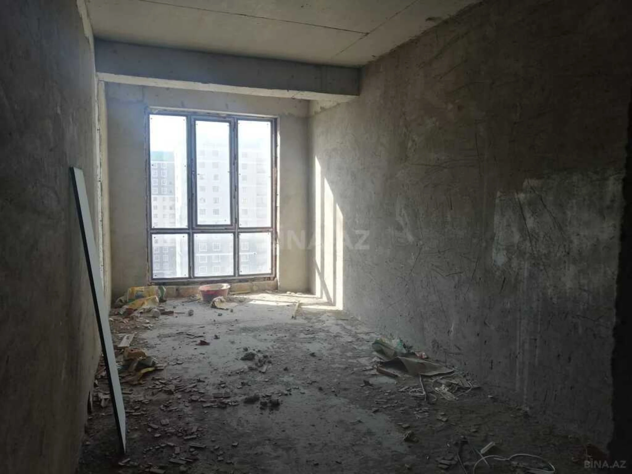 Satılır 3 otaqlı mənzil 161 m²