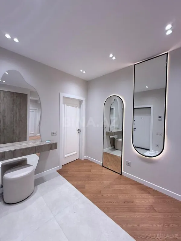 Kirayə verilir 3 otaqlı mənzil 153 m²