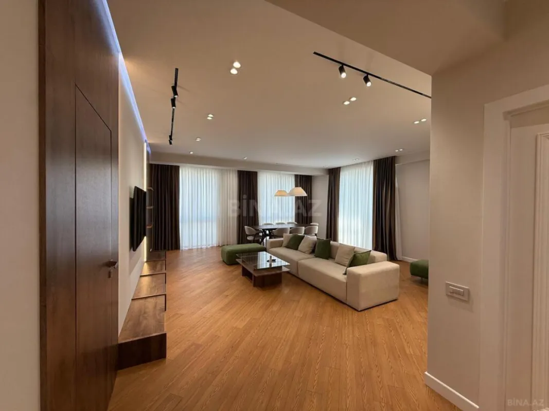 Kirayə verilir 3 otaqlı mənzil 153 m²