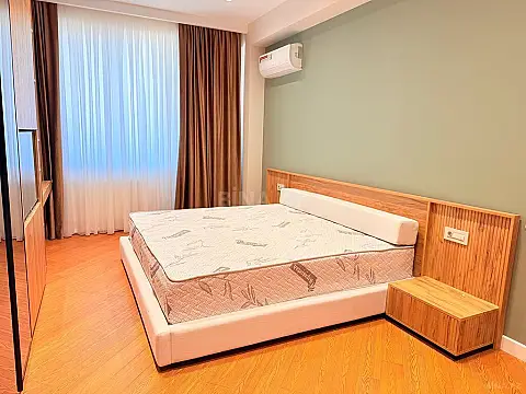 Kirayə verilir 3 otaqlı mənzil 153 m²