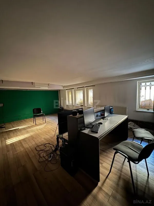 Kirayə verilir 8 otaqlı həyət evi 500 m²