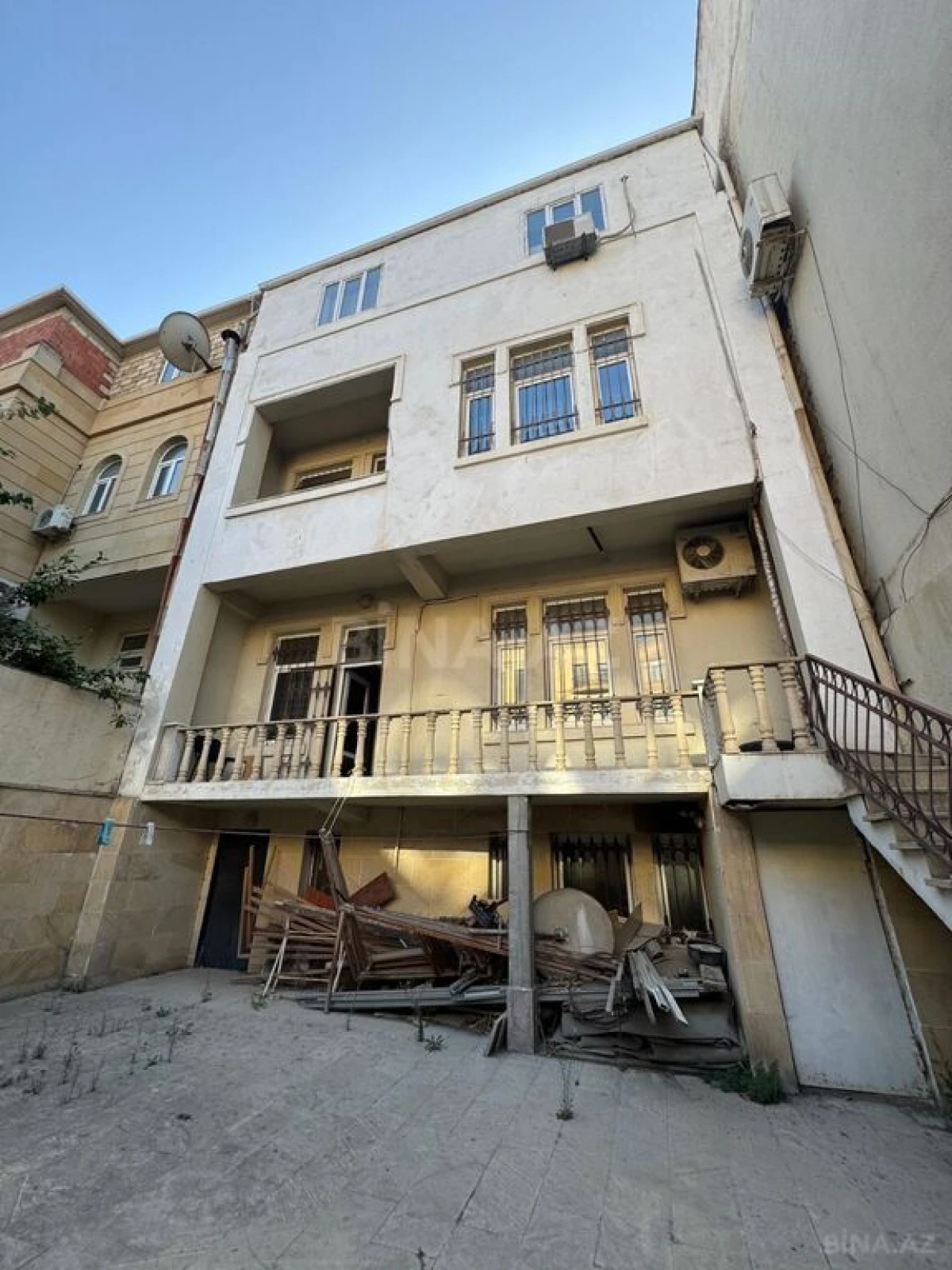 Kirayə verilir 8 otaqlı həyət evi 500 m²