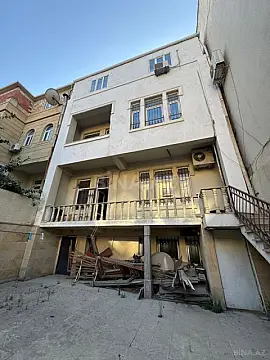 Kirayə verilir 8 otaqlı həyət evi 500 m²